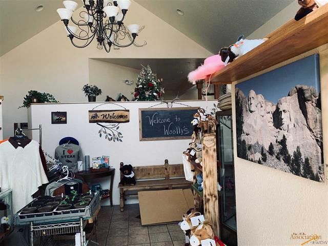 Wooley's Grill & Cellar: 1648 Highway 18 Byp, Hot Springs, SD 57747